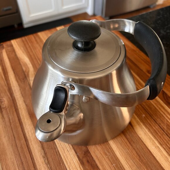 OXO Brew Classic Vintage Style Stainless Steel Teapot - Picture 6 of 7